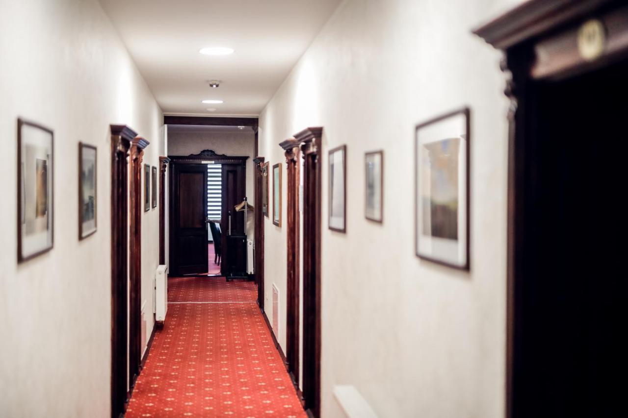 Hotel Dunav 伊洛克 外观 照片